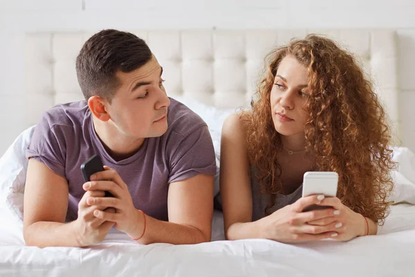 10-Social-Media-Habits-Predicts-That-Your-Partners-Is-Cheating