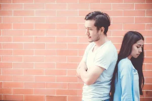 9-Signs-You-May-Be-Stuck-In-A-Relationship